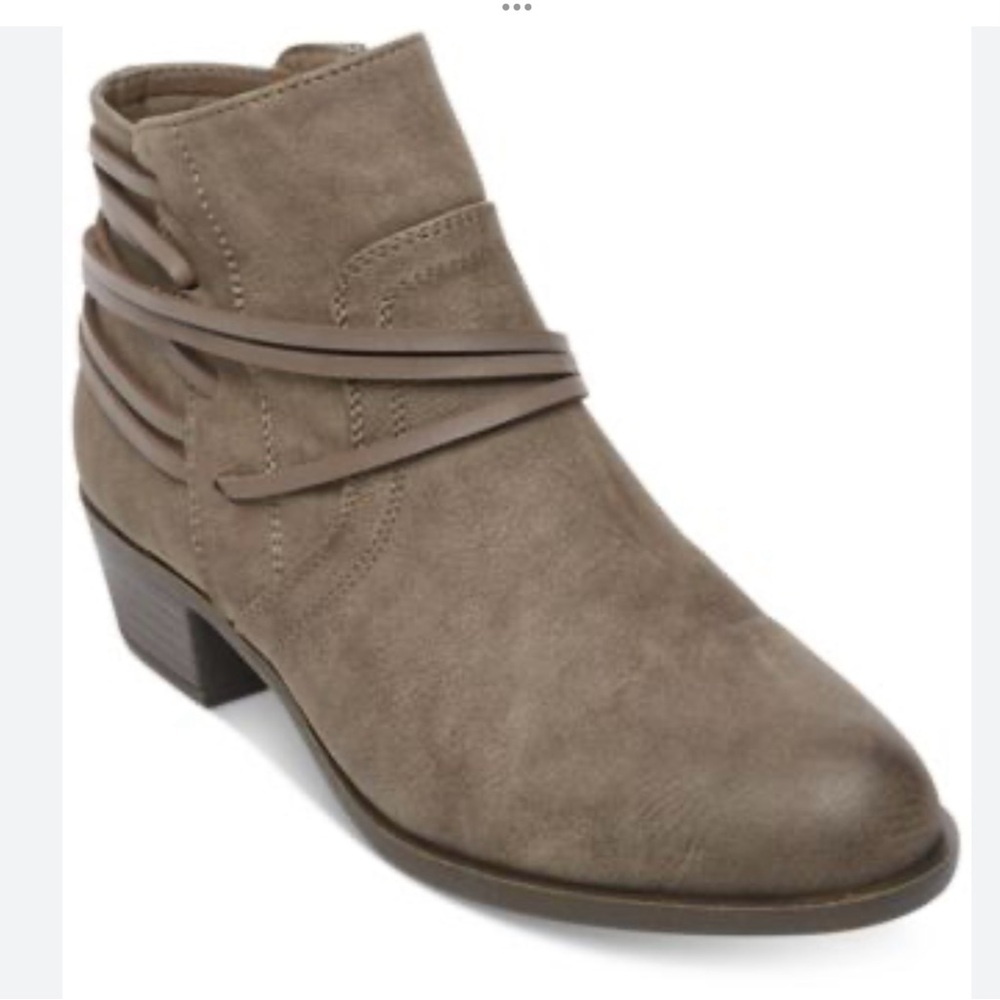 NIB Madden Girl Become Boots Stone 6.5 NIB